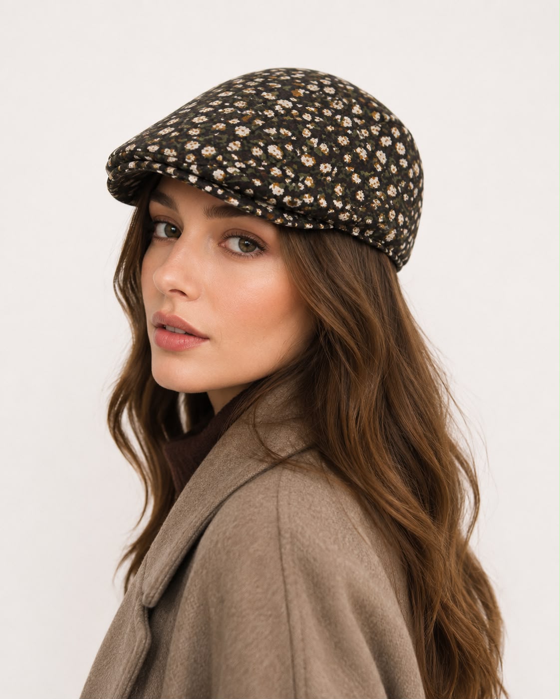Casquette plate Montmartre – Noir petites fleurs