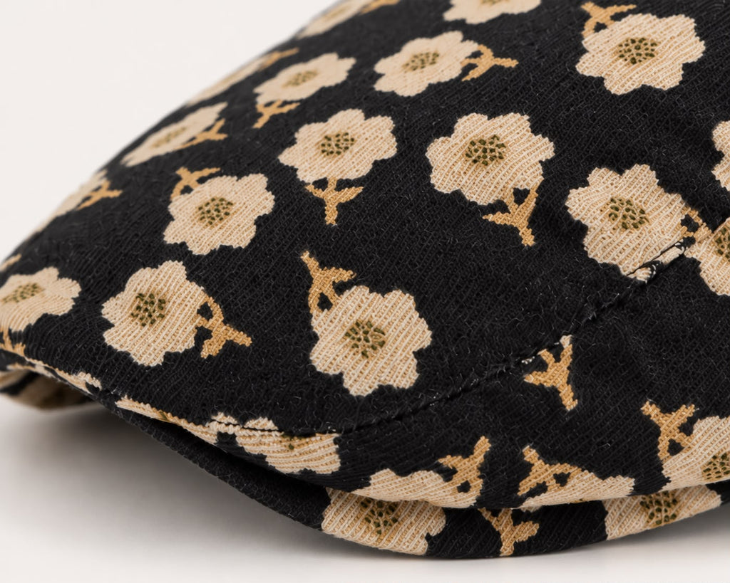 Casquette plate Montmartre – Noir grandes fleurs