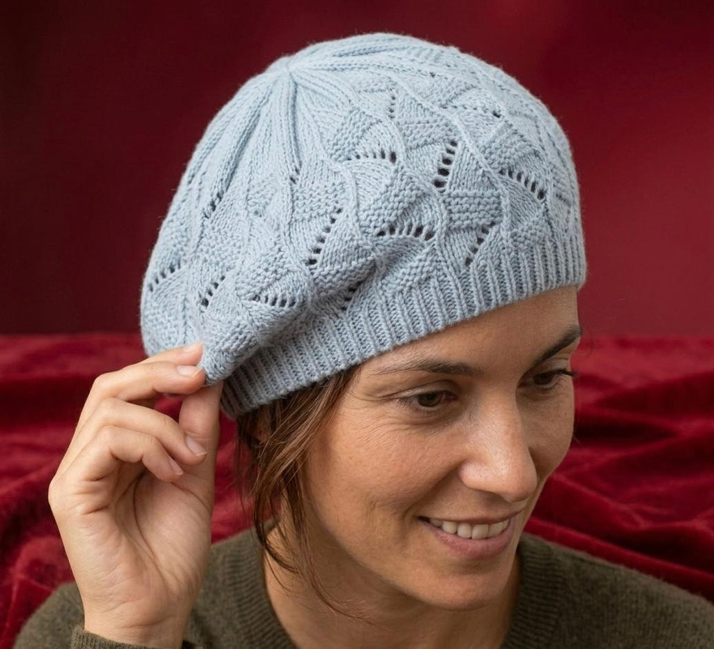 Béret femme tricoté en acrylique – Gris clair – Minimaliste