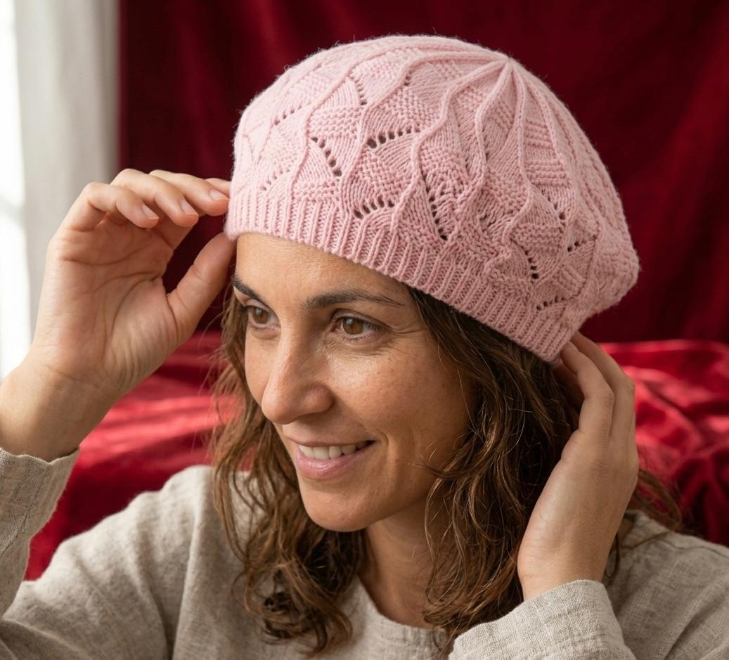 Béret femme tricoté en acrylique – Rose clair pastel – Féminin.