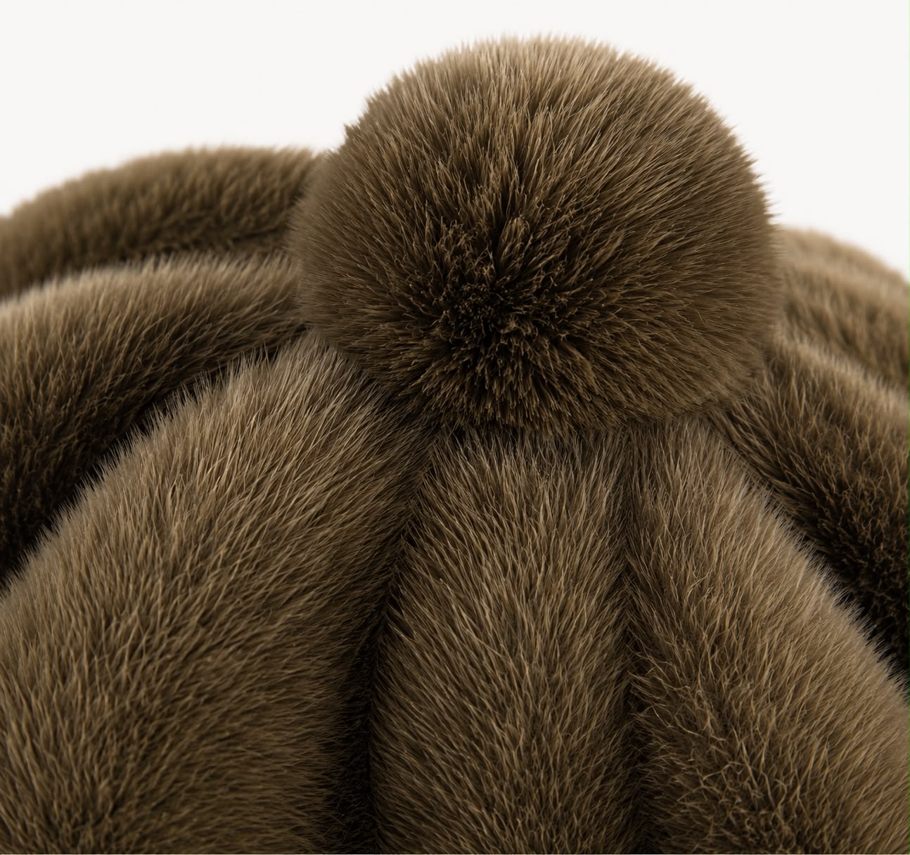 Béret Femme en Fourrure Marron | Élégance Hivernale