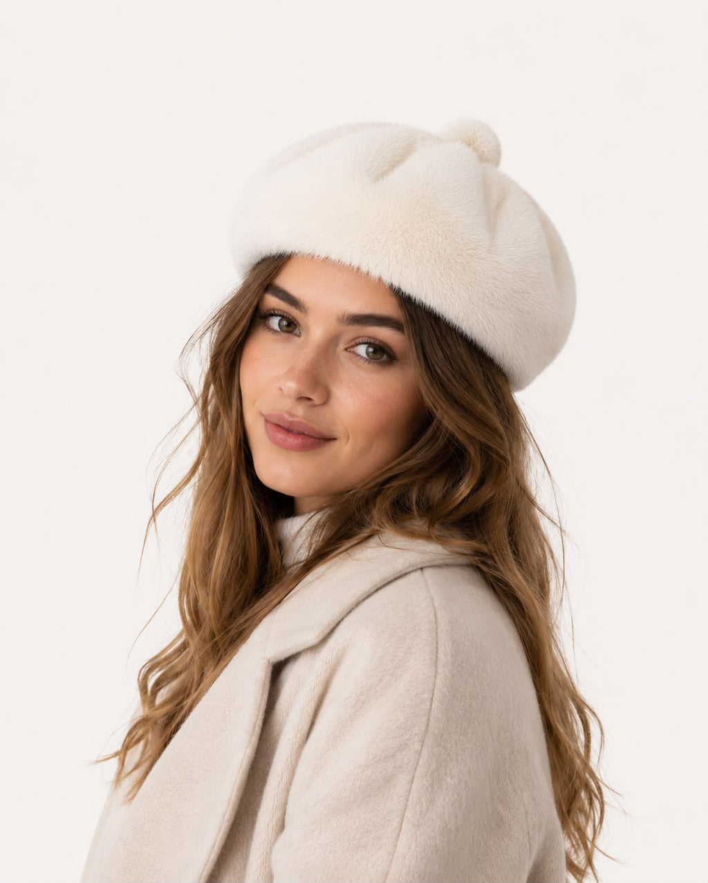 Béret Femme en Fourrure Blanc | Élégance Hivernale