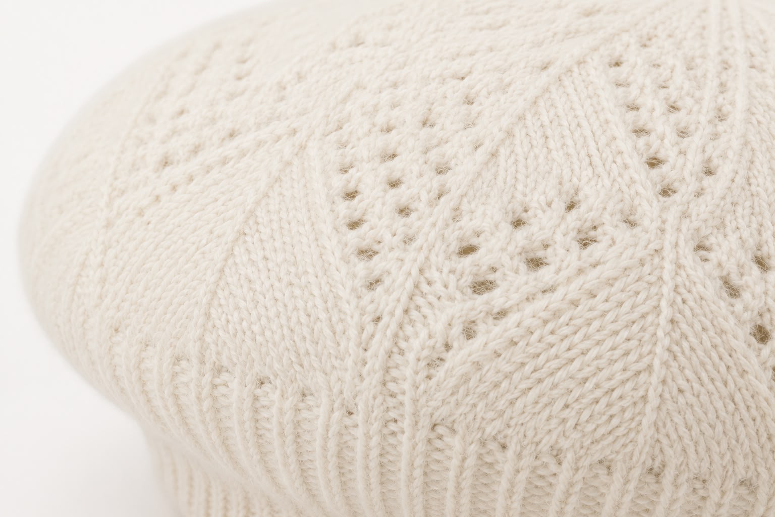 Béret Femme Beige en Acrylique – Bonnet Tricoté Léger Style Français