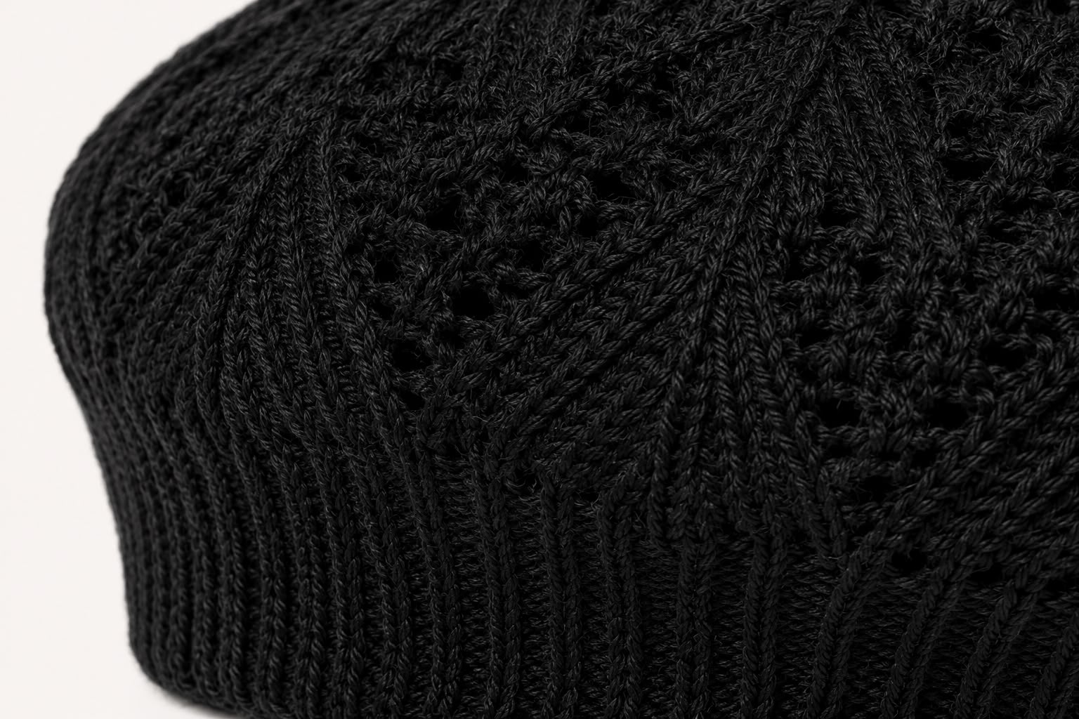 Béret Femme Noir en Acrylique – Bonnet Tricoté Léger Style Français